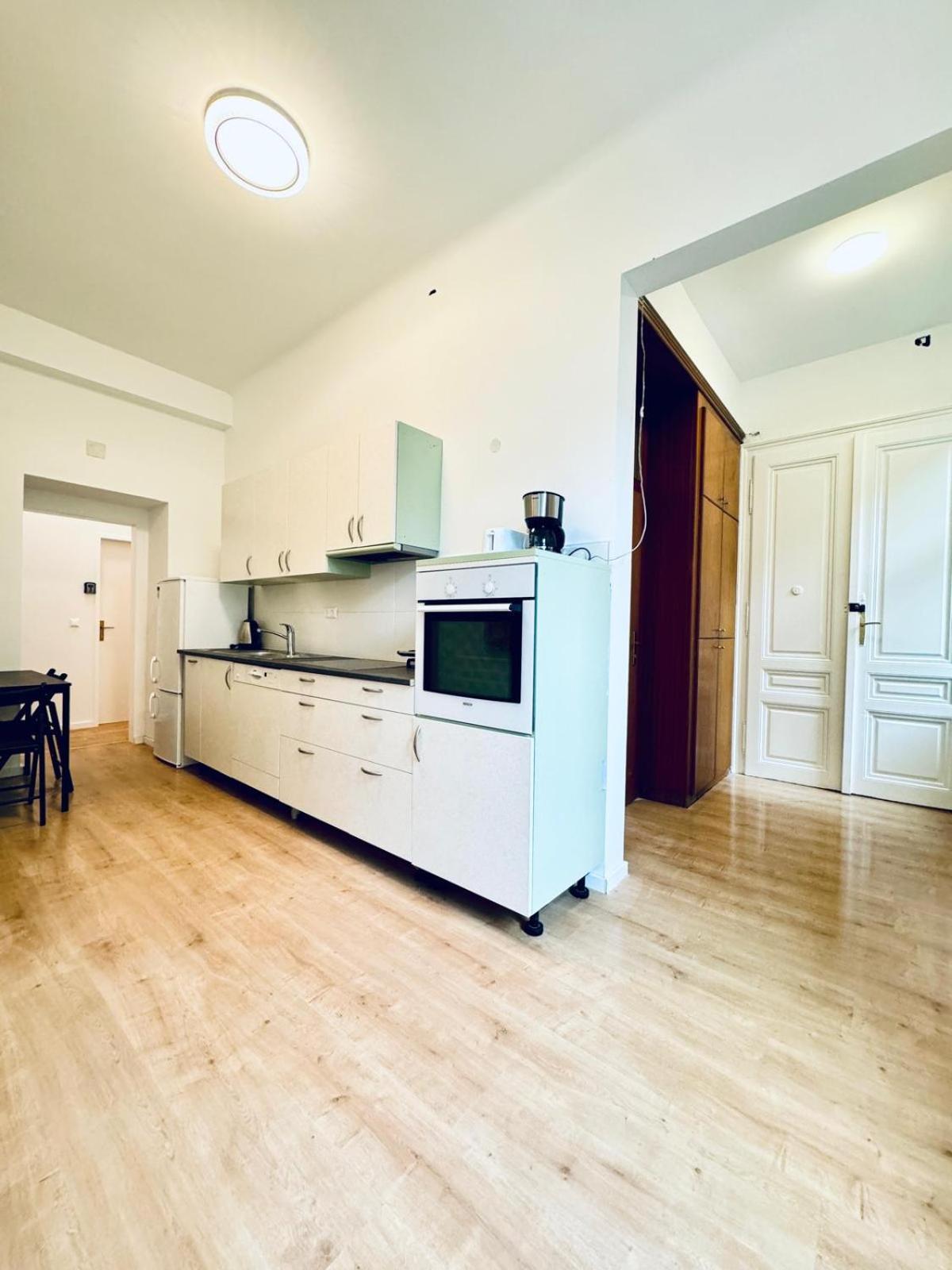5br Shared Ideal For Groups 7 Min To Westbahnhof Appartement Vienne
