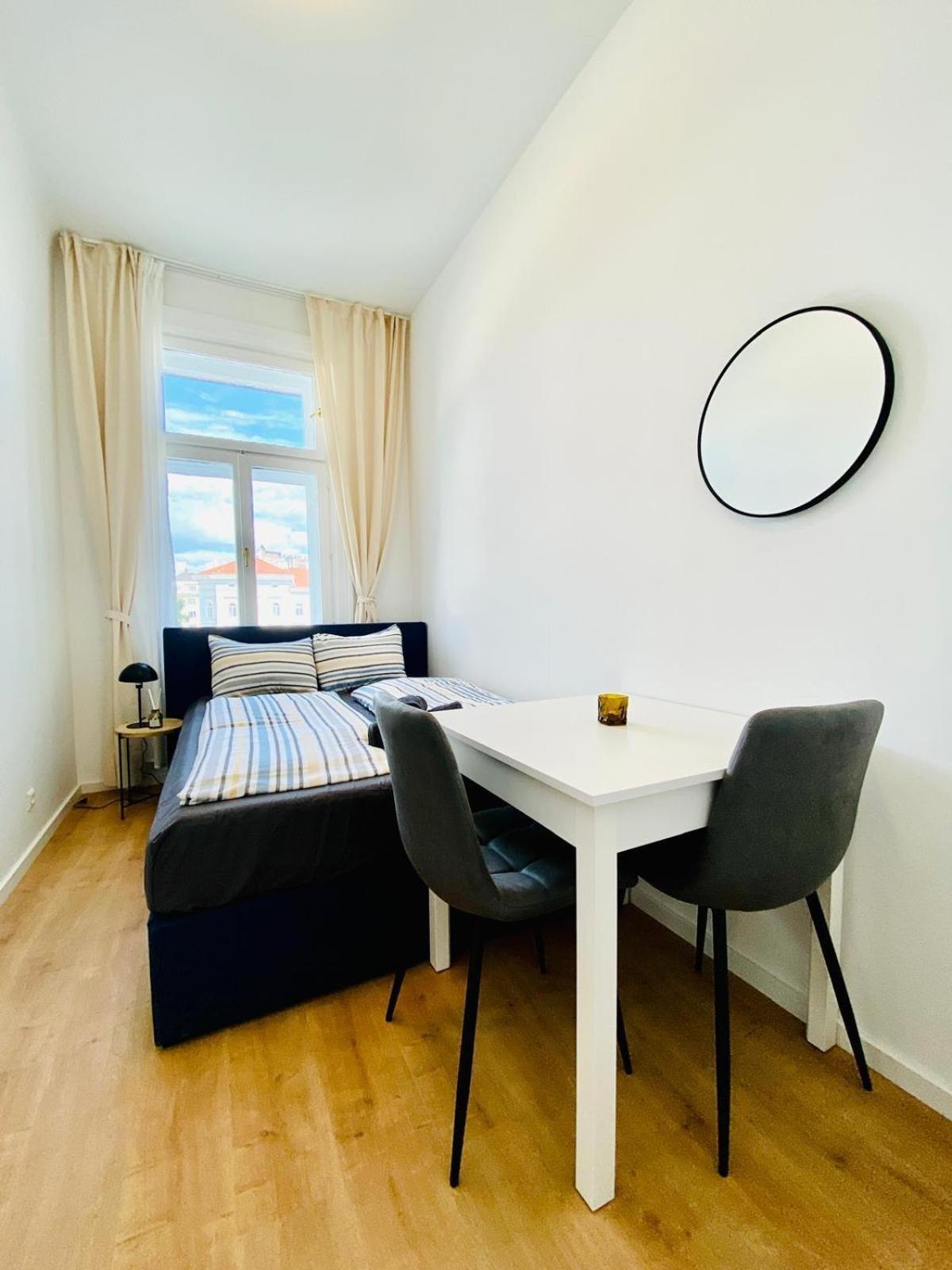 5br Shared Ideal For Groups 7 Min To Westbahnhof Appartement Vienne